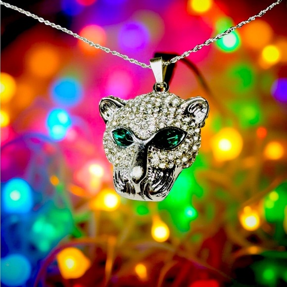 Jewelry - Art Deco Silver Color Sparkling Panther Pendant Necklace